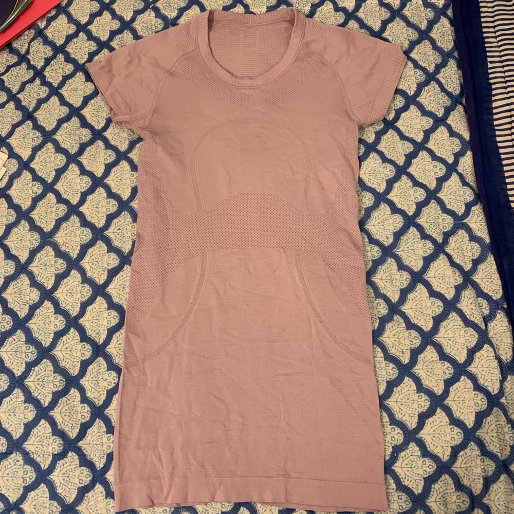 Lilac/Lavender Lululemon Swiftly Tech Short Sleeve